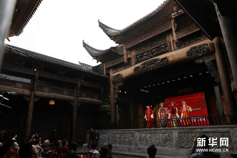 上海300年历史古戏楼开幕运营