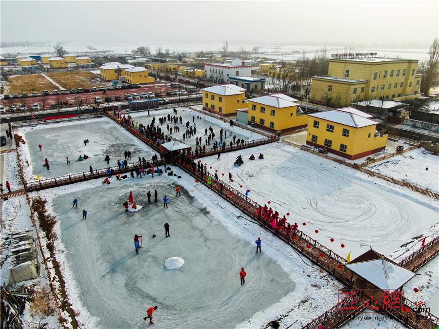 2020年1月12日,博乐市贝林哈日莫墩乡决肯村,各族群众参加