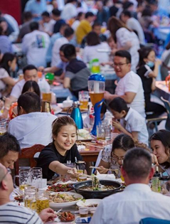 和田美食街落户昌吉