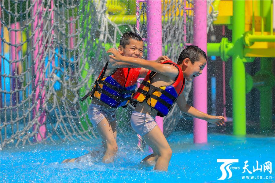 【高清组图】博湖县开启夏日“清凉游”