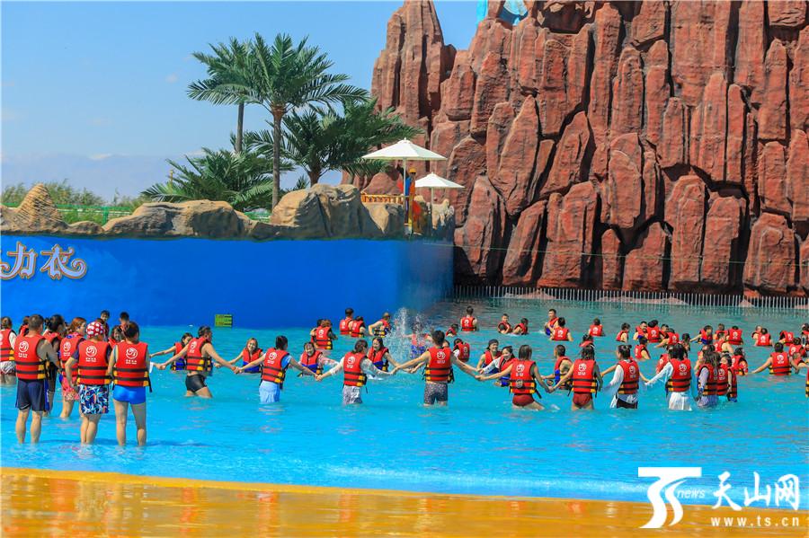 【高清组图】博湖县开启夏日“清凉游”