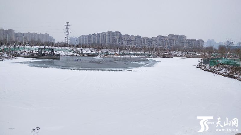 见义勇为者还原喀什大学冰湖里救男童感人情景