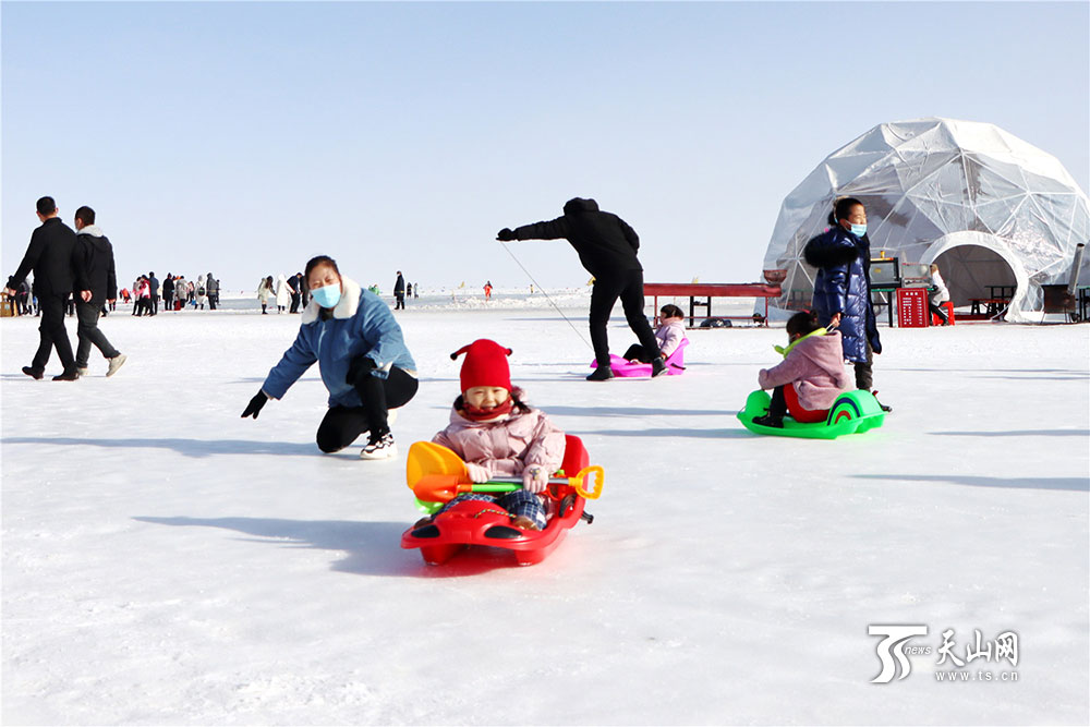 【高清组图】博斯腾湖雪上运动激情满满