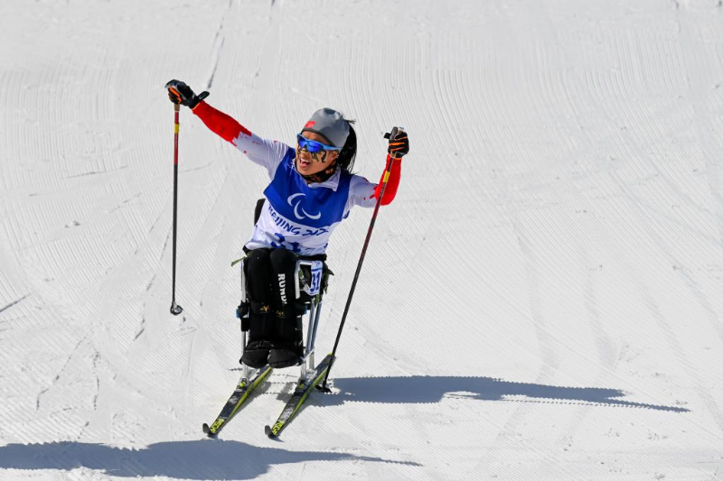 第十金杨洪琼摘得残奥越野滑雪女子短距离坐姿金牌